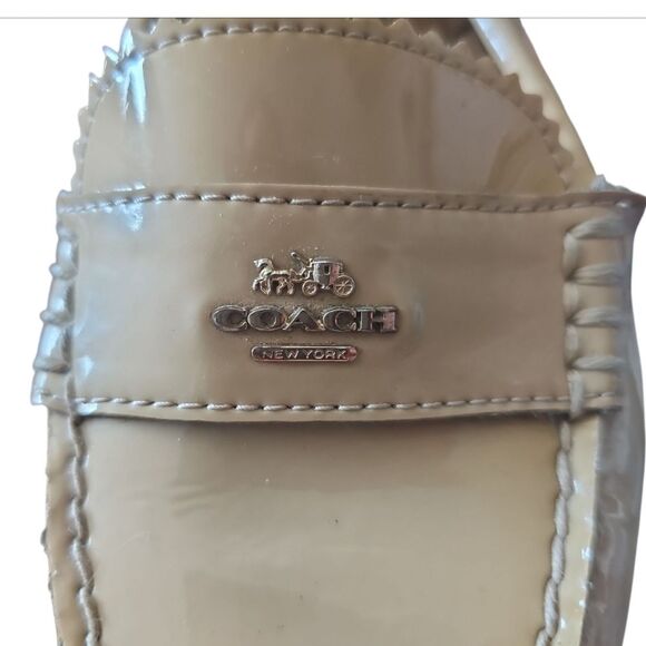 Coach Odette Slip On Loafer Tan Patent Leather Sz 7 Elegant Comfortable Timeless - Picture 9 of 15